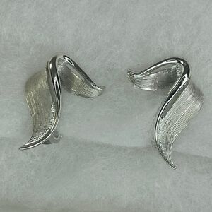 Vintage brushed silver tone clip earrings